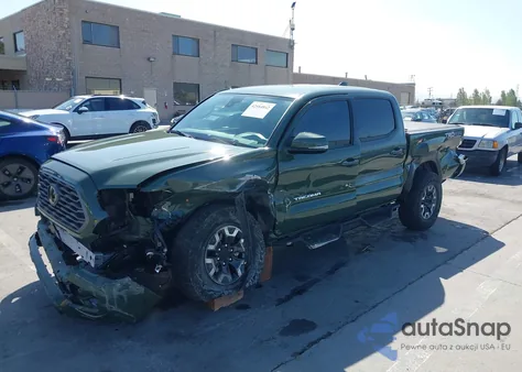 2021 Toyota Tacoma Trd Off-Road z USA, uszkodzony, nr VIN 3TMCZ5AN0MM373813